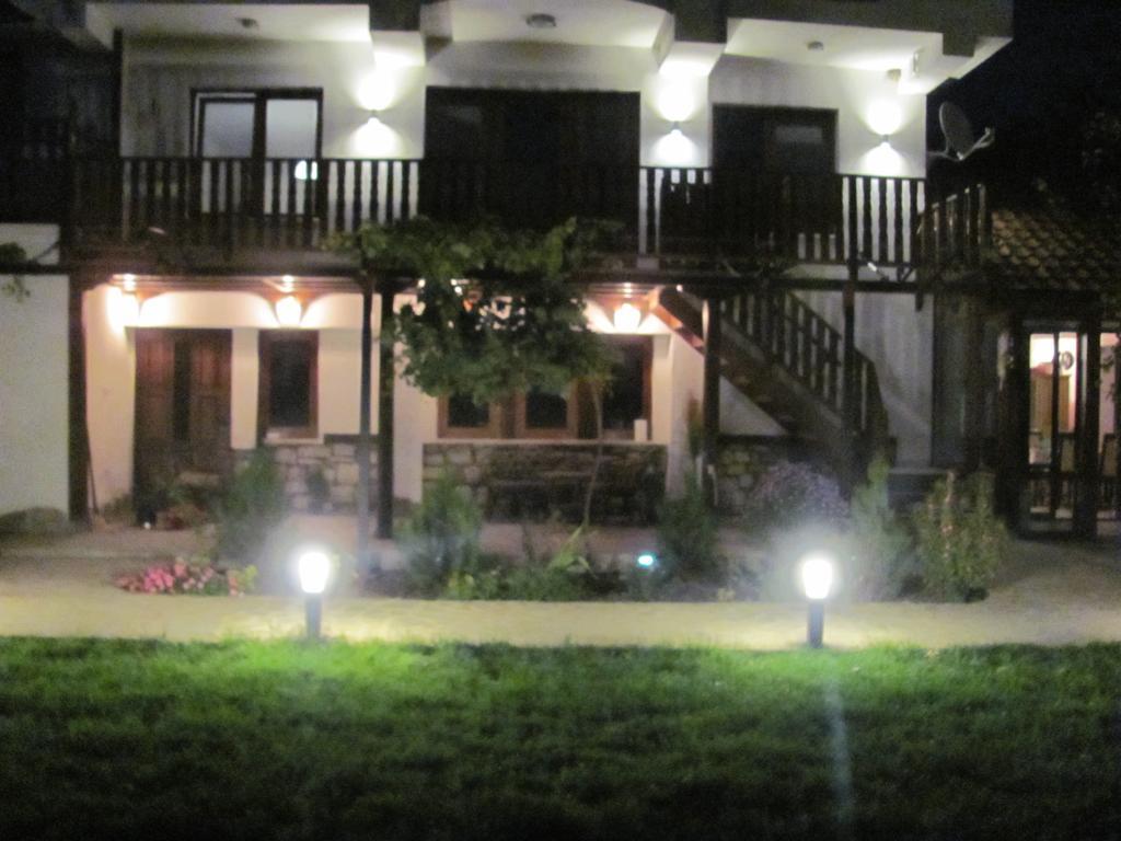 Guest House Villa Elma Nevsha エクステリア 写真