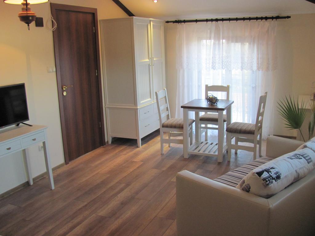 Guest House Villa Elma Nevsha エクステリア 写真